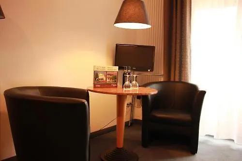Hotel Am Hachinger Bach By Blattl Neubiberg